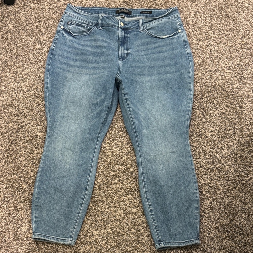 Judy Blue Light Wash Relaxed Fit Ankle Jeans Size 20 W